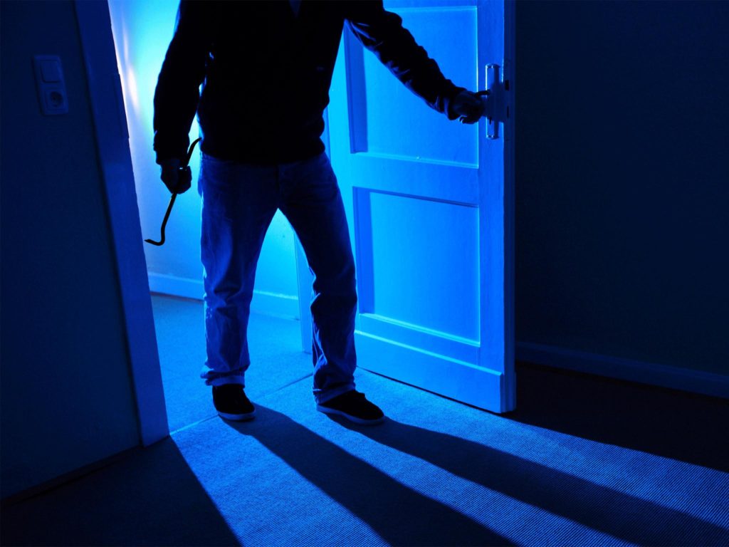 40χρονος-έπεσε-από-ταράτσα-σπιτιού-που-α-1638582