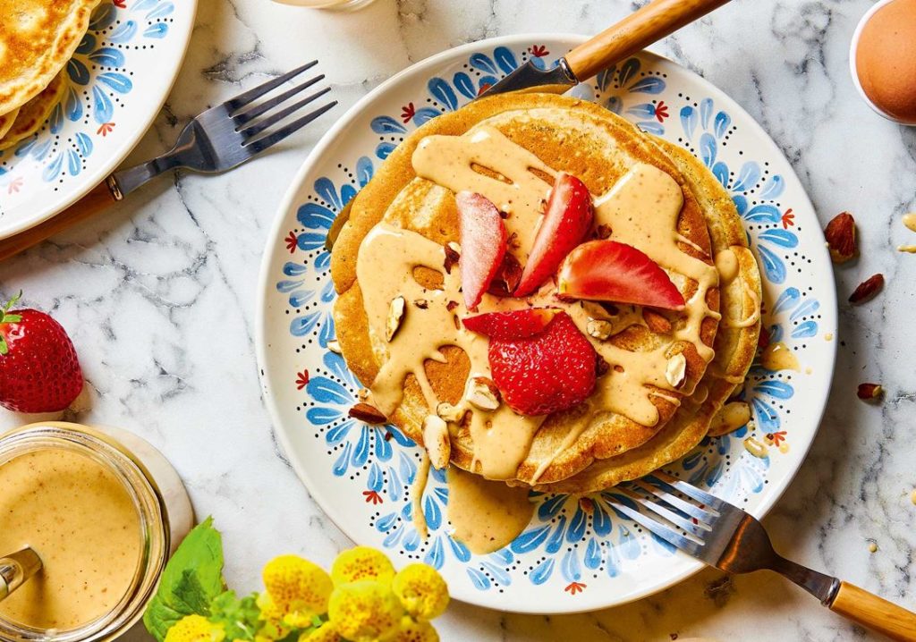 pancakes-με-πραλίνα-kinder-bueno-1655932