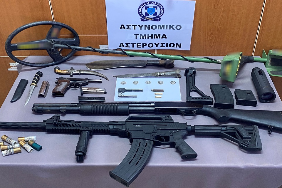 κρήτη-έπιασαν-όλο-το-σόι-για-όπλα-και-α-1649873