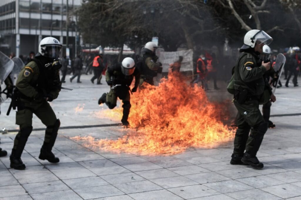το-politico-για-τις-σχέσεις-της-greek-mafia-με-την-ελ-ας-κ-1691435
