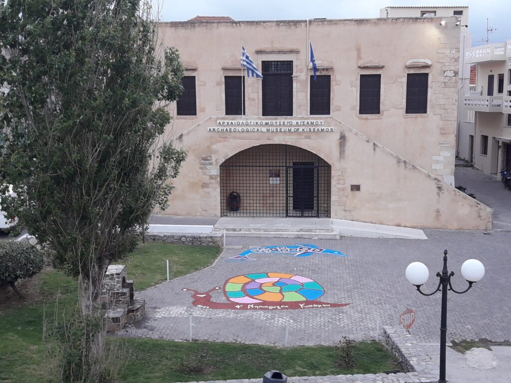 χανιά-πήρε-χρώμα-η-αυλή-του-αρχαιολογι-1694093