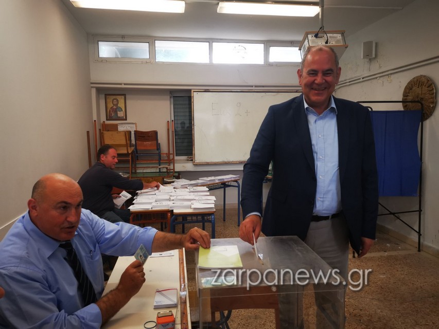 ψήφισε-στο-δαράτσο-ο-βασίλης-διγαλάκη-1696193