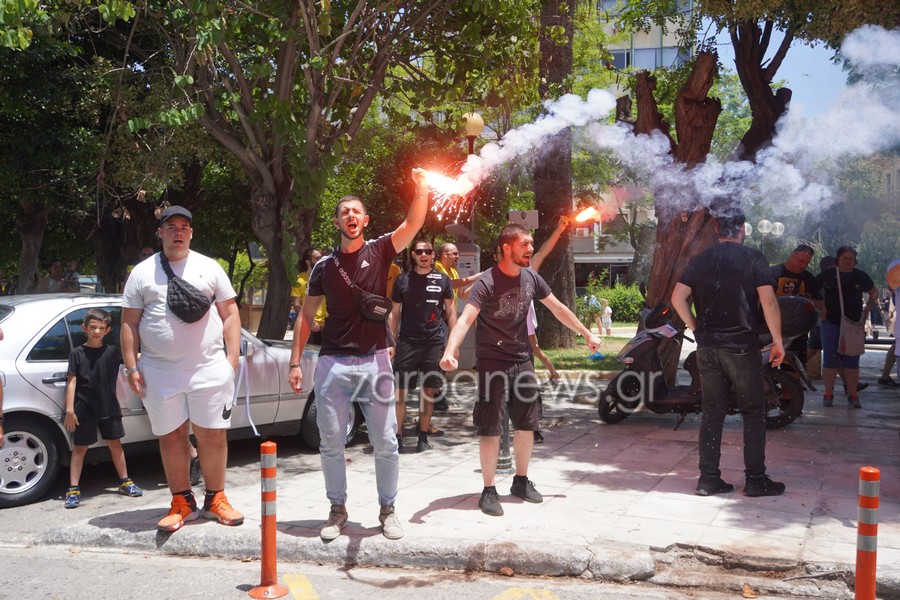 «Κιτρινόμαυρος» χαμός και στα Χανιά από τους φίλους της ΑΕΚ με την κούπα του πρωταθλήματος (VIDEO - ΦΩΤΟ)