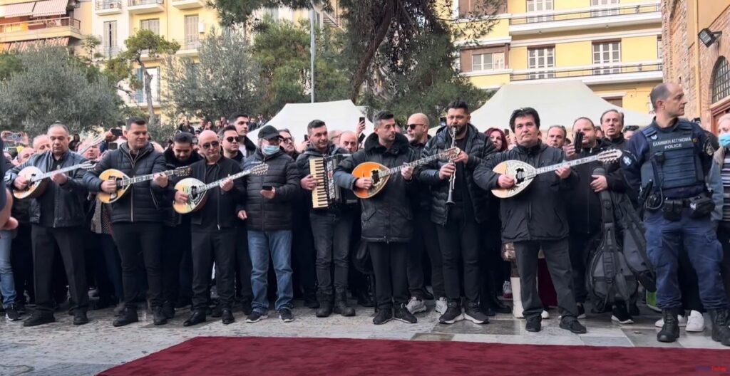 το-ξεχωριστό-αντίο-της-μπάντας-του-βασ-1819252