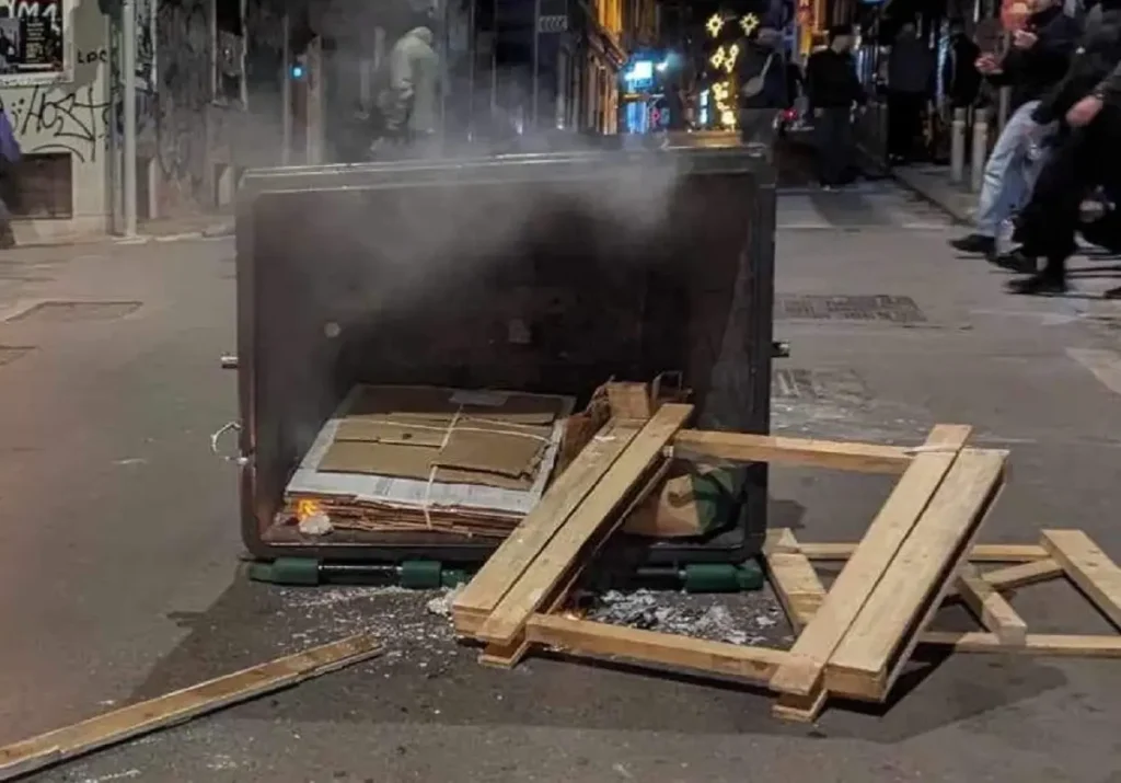 ένταση-στη-θεσσαλονίκη-φωτιές-σε-κά-1809416