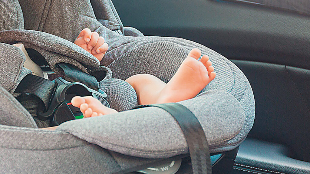 αστυνομικοί-έσπασαν-τζάμι-αυτοκινήτ-1812983