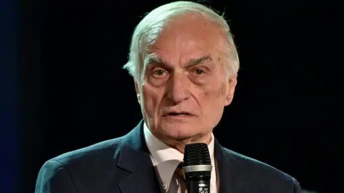 ο-μανώλης-μαυρομμάτης-πήρε-εξιτήριο-α-1854714