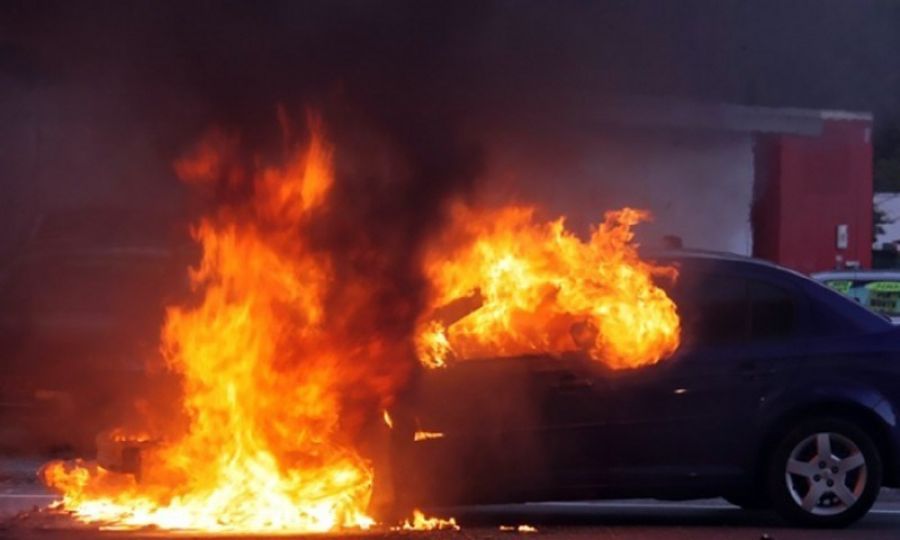 χανιά-στις-φλόγες-τυλίχθηκε-αυτοκίνη-1853318