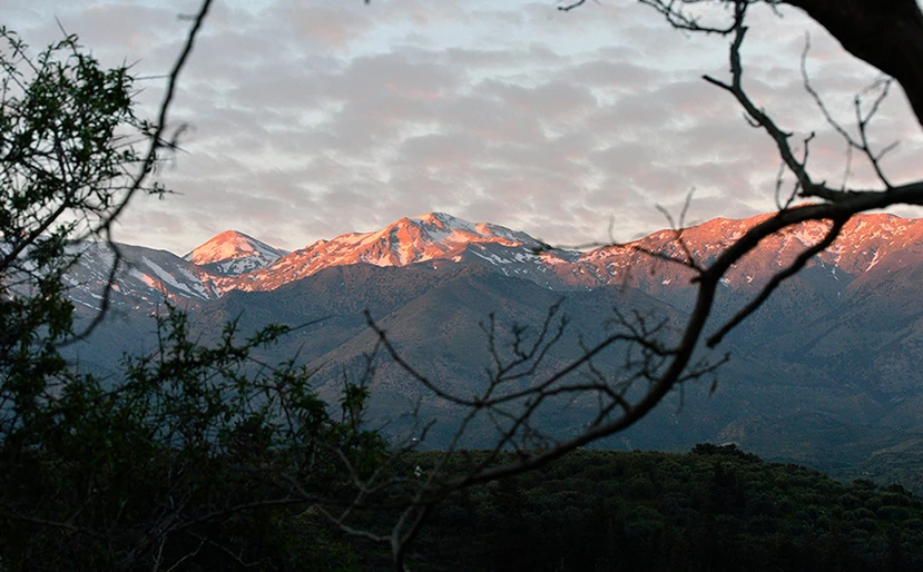 λευκά-όρη-δέος-και-θαυμασμός-μπροστά-σ-1840207