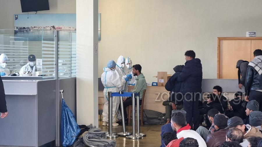 Με εισαγγελική εντολή έφεραν τους 114 μετανάστες από την Αγία Γαλήνη στα Χανιά – Πού τους έχουν τώρα