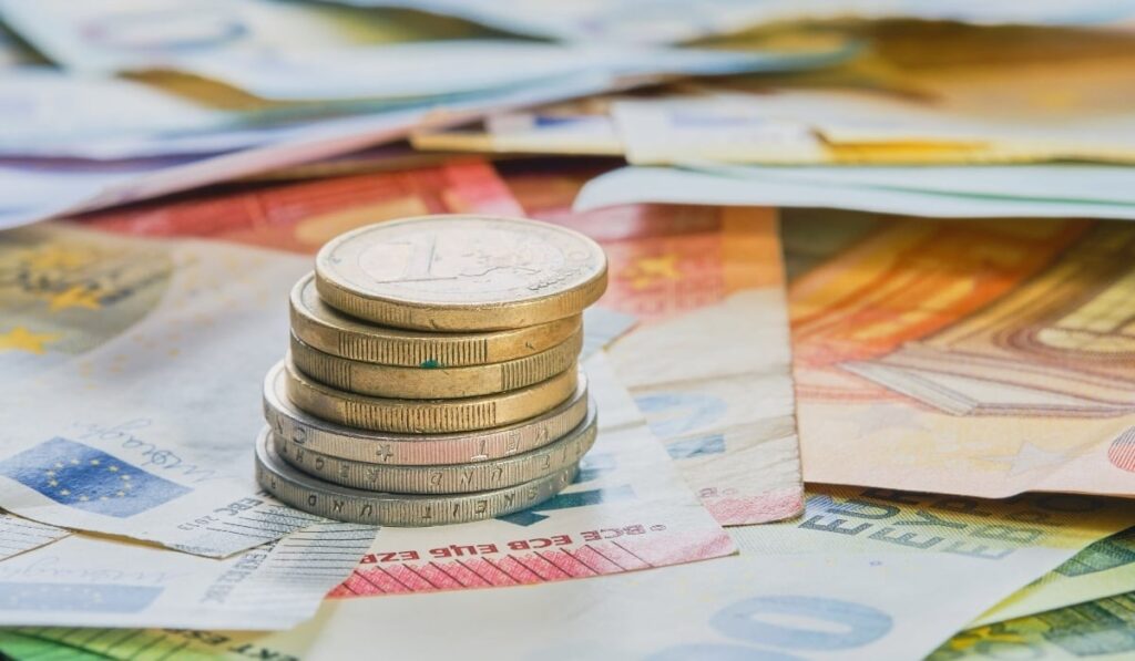 βοήθημα-έως-και-1-000-ευρώ-για-μητέρες-με-αν-1871686