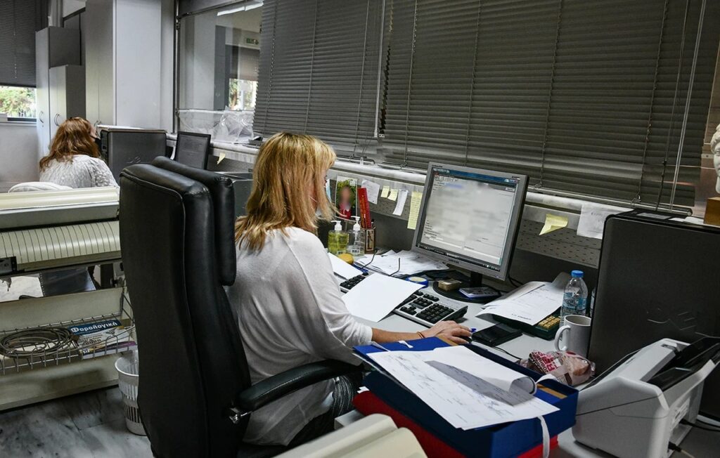 ποιους-παρακολουθεί-η-εφορία-με-το-ν-1908844