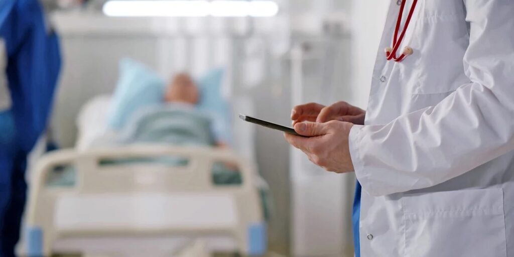 προσωπικός-γιατρός-γιατί-υποχρεώνει-1915562