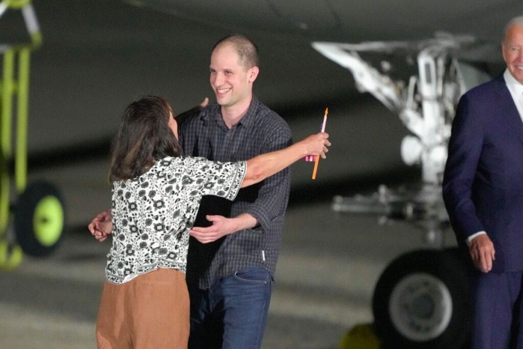 έφτασαν-στις-ηπα-οι-κρατούμενοι-που-απ-1939305