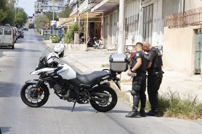 κερατσίνι-ποιος-είναι-ο-άνδρας-που-πέτ-1953326
