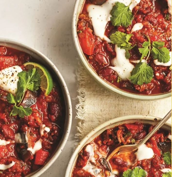 μελιτζάνες-κοκκινιστές-στην-κατσαρό-1952646