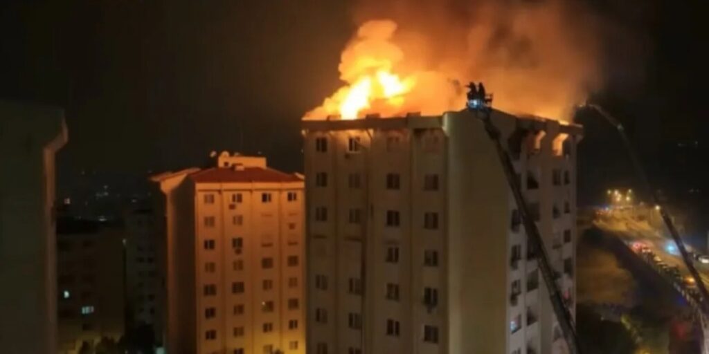 κόλαση-φωτιάς-στη-σμύρνη-ακόμη-και-πο-1946625