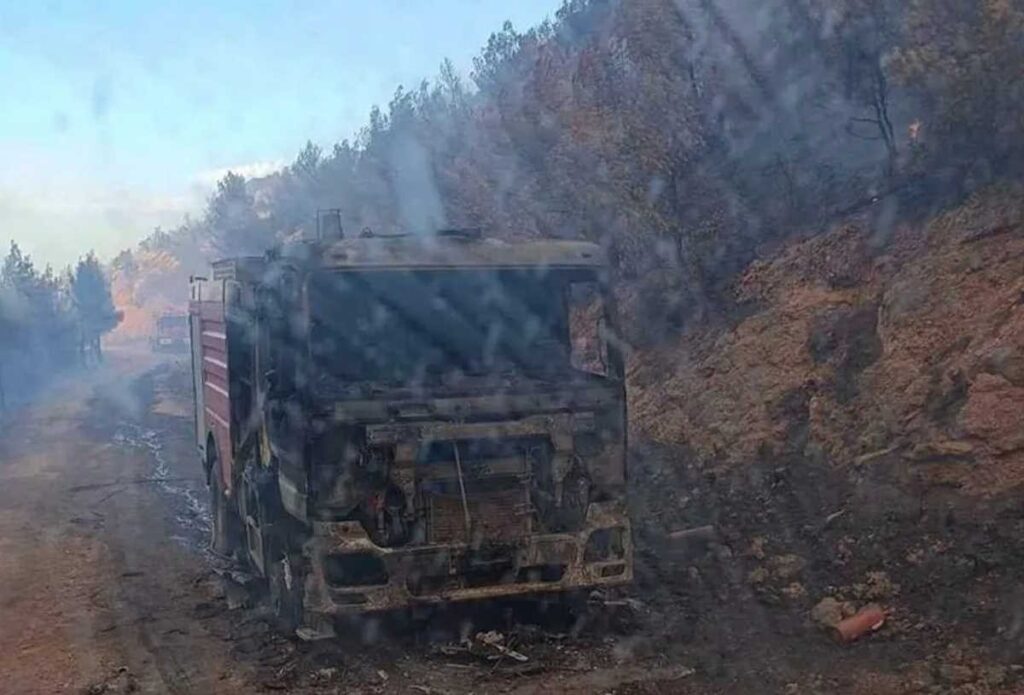 ανεξέλεγκτη-η-μεγάλη-φωτιά-στο-ξυλόκα-1968230