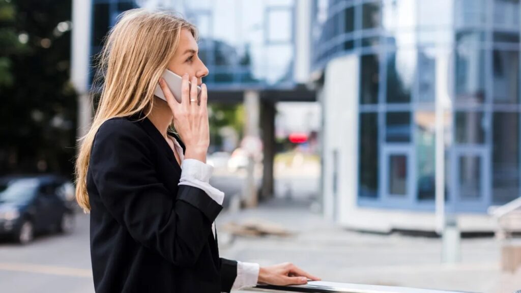 πυροσβέστες-αι-ρομπότ-που-σβήνουν-φωτ-1955997