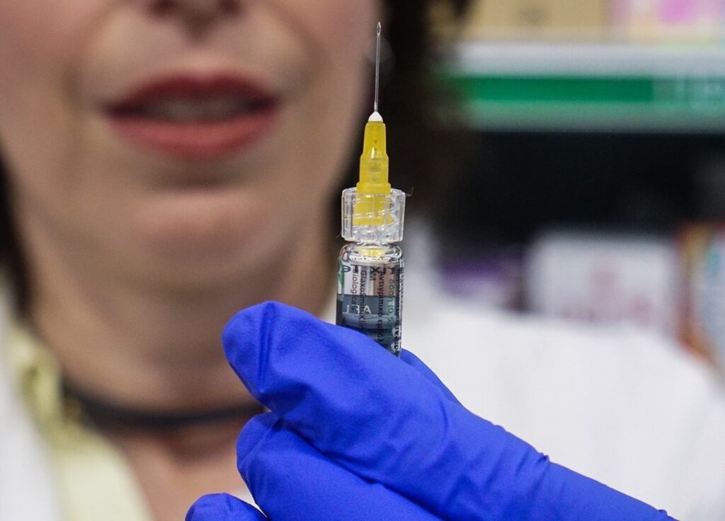 εμβόλιο-γρίπης-2024-αυτά-είναι-τα-6-διαθέσι-1984005