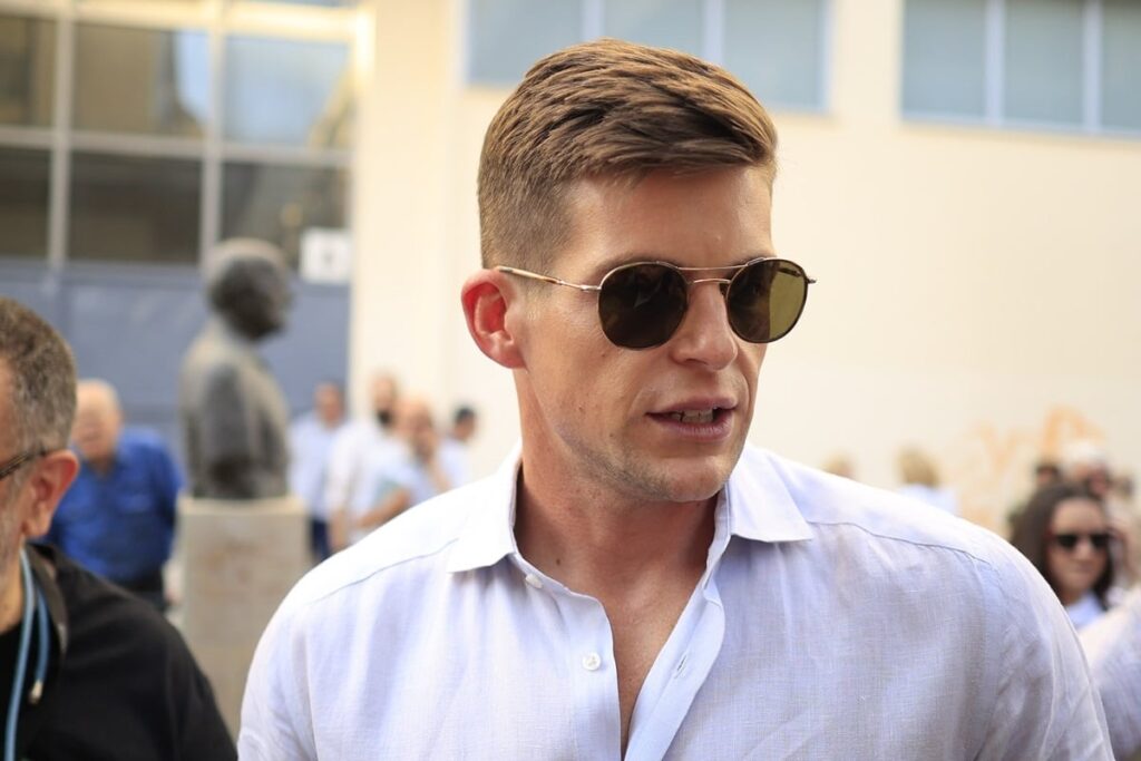 ο-τάιλερ-μακμπέθ-σύζυγος-του-στέφανου-1968971