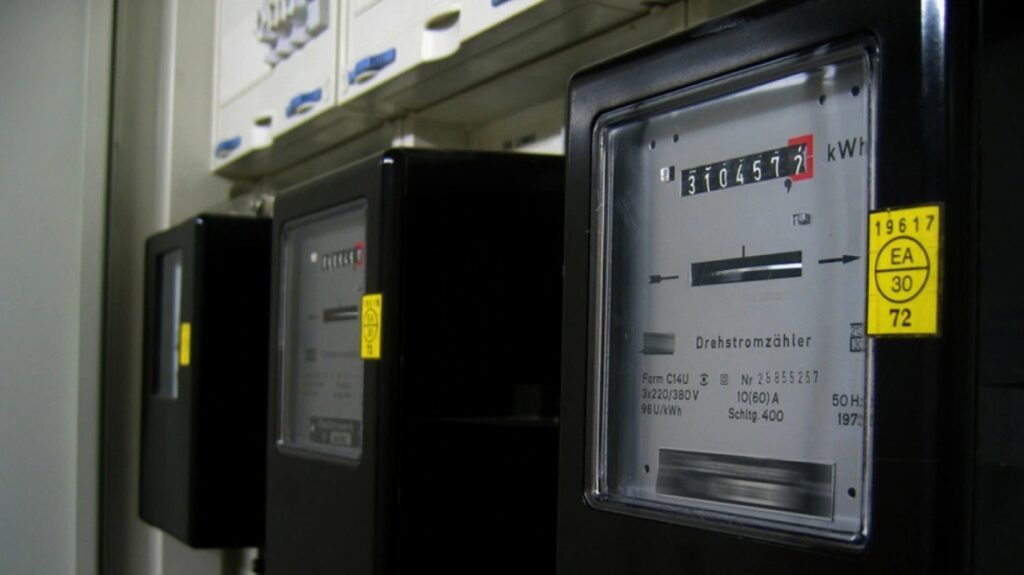 οικογένεια-πήρε-ρεύμα-μετά-από-25-μήνες-82-1973681