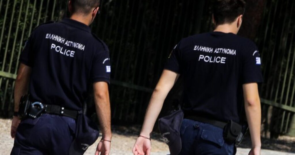 κρήτη-αστυνομικοί-μπήκαν-να-αγοράσου-1994662