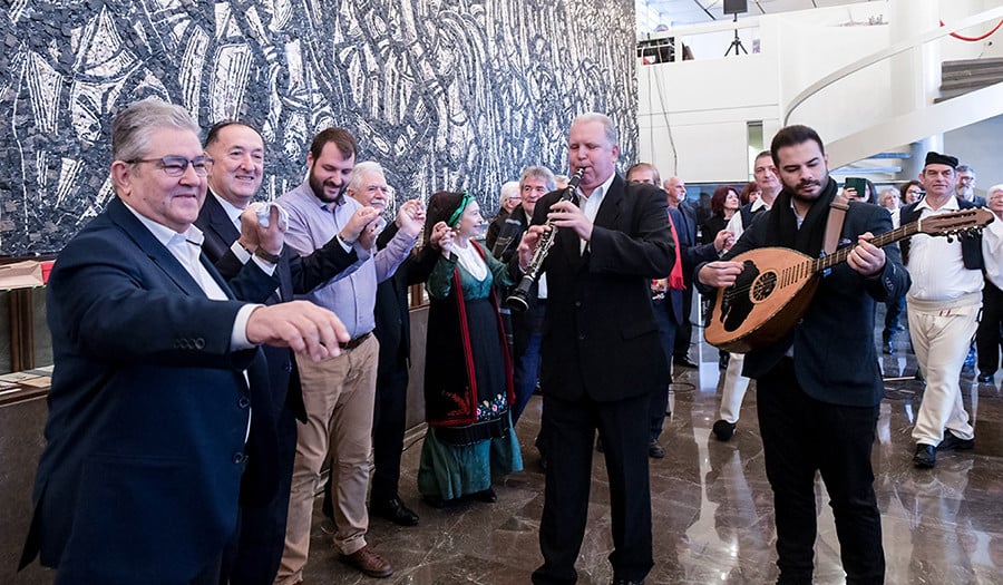 χόρεψε-τσάμικο-ο-κουτσούμπας-μετά-τα-π-2014441