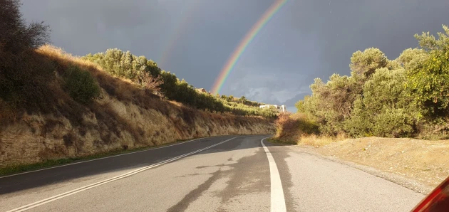 tο-ουράνιο-τόξο-αγκάλιασε-το-ηράκλει-2001045