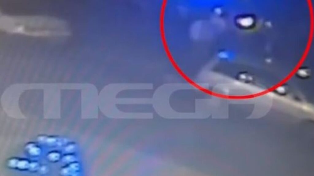 η-στιγμή-που-το-αυτοκίνητο-παρασύρει-θ-2011966