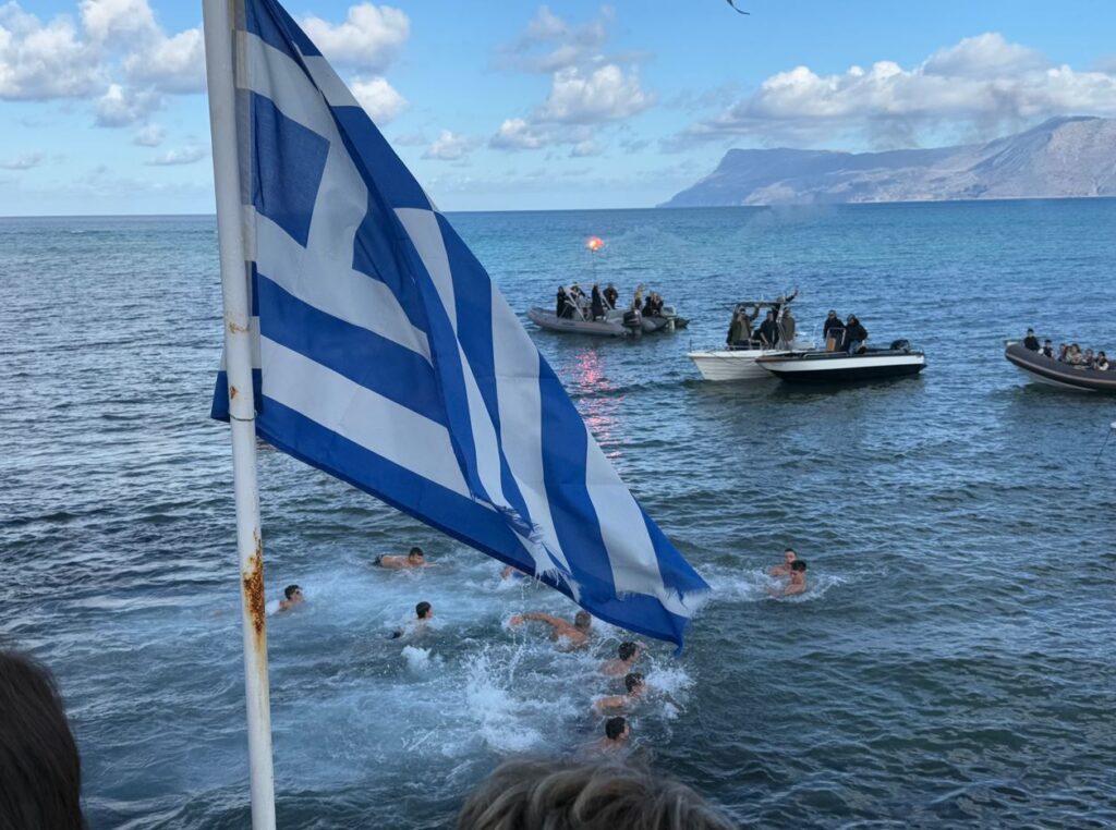 τα-άγια-θεοφάνεια-στην-ιερά-μητρόπολη-2017351