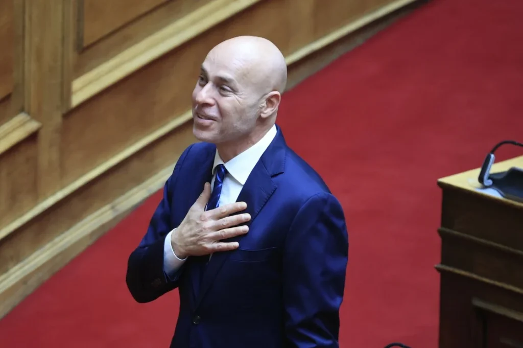 ορκίστηκε-βουλευτής-ο-γιώργος-αμυράς-2024114