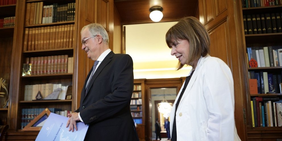 ο-πρόεδρος-της-δημοκρατίας-και-η-ένδει-2022017