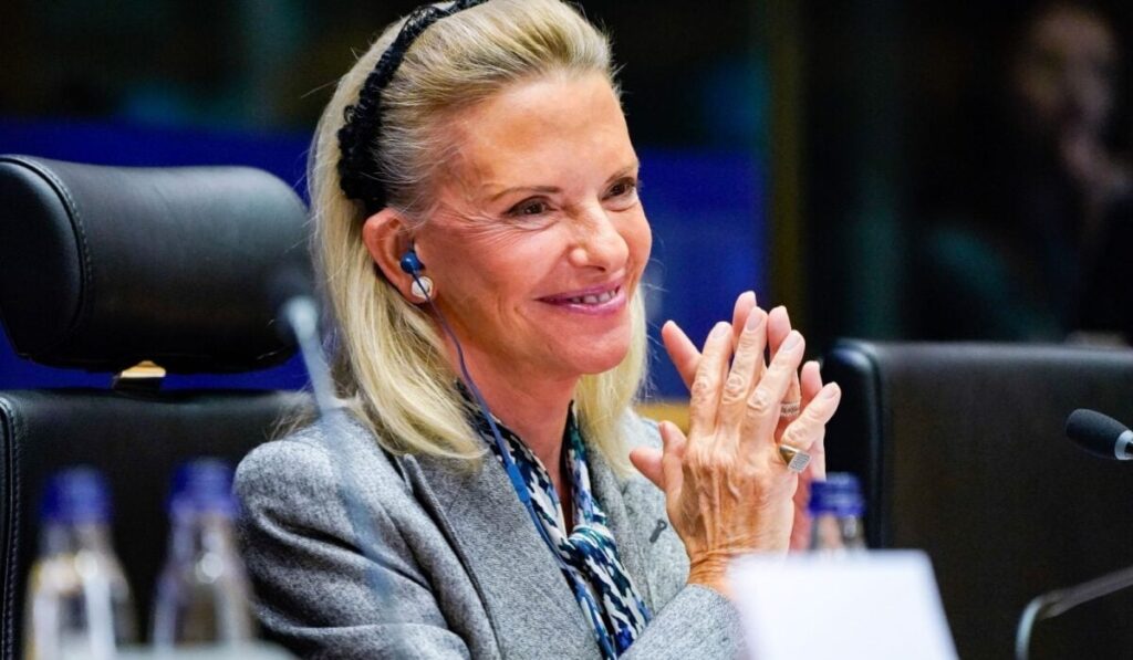 βάρκιζα-γκαζάκια-σε-πολυκατοικία-που-2045118