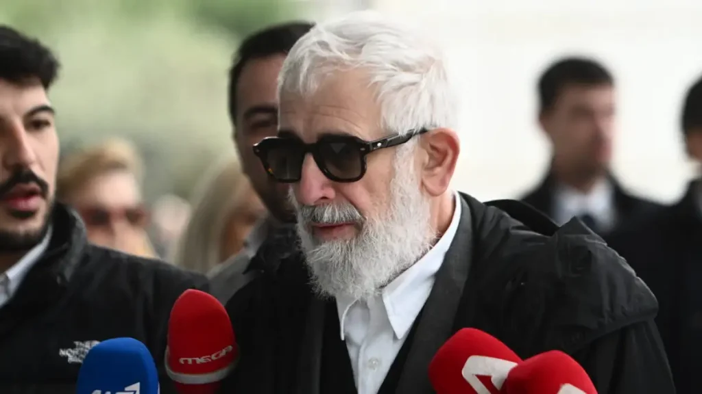 πέτρος-φιλιππίδης-το-μειδίαμα-μπροστ-2033568