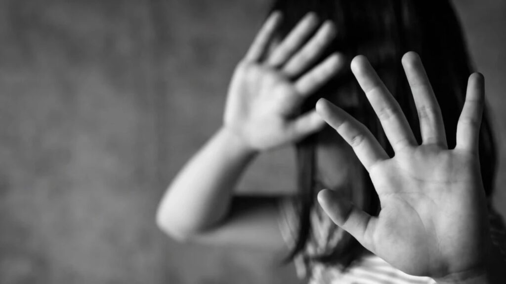 δις-ισόβια-και-20-χρόνια-κάθειρξη-στον-ε-2039768