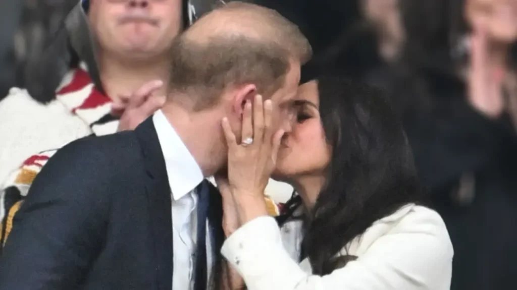 μέγκαν-μαρκλ-κολλημένη-πάνω-στον-χά-2034989