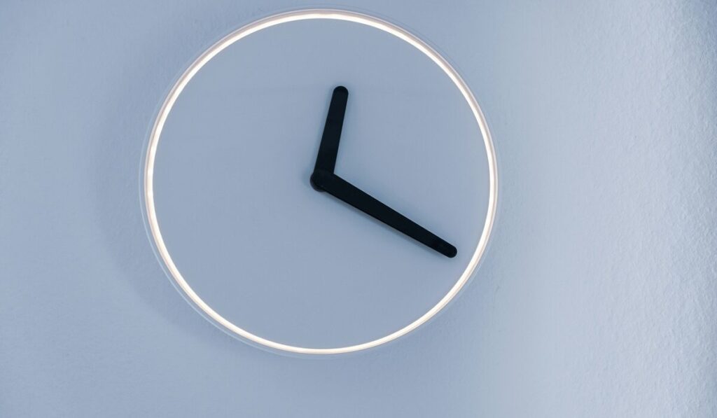 αλλαγή-ώρας-2025-το-σενάριο-για-ακύρωσή-2062834