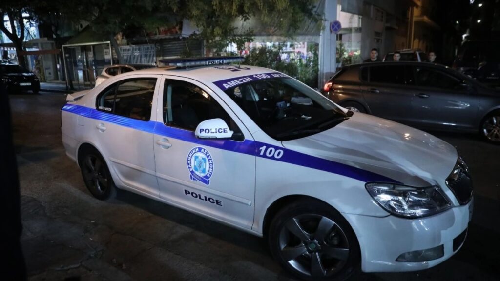 ελεύθερος-ο-59χρονος-που-έριξε-βενζίνη-σ-2049469
