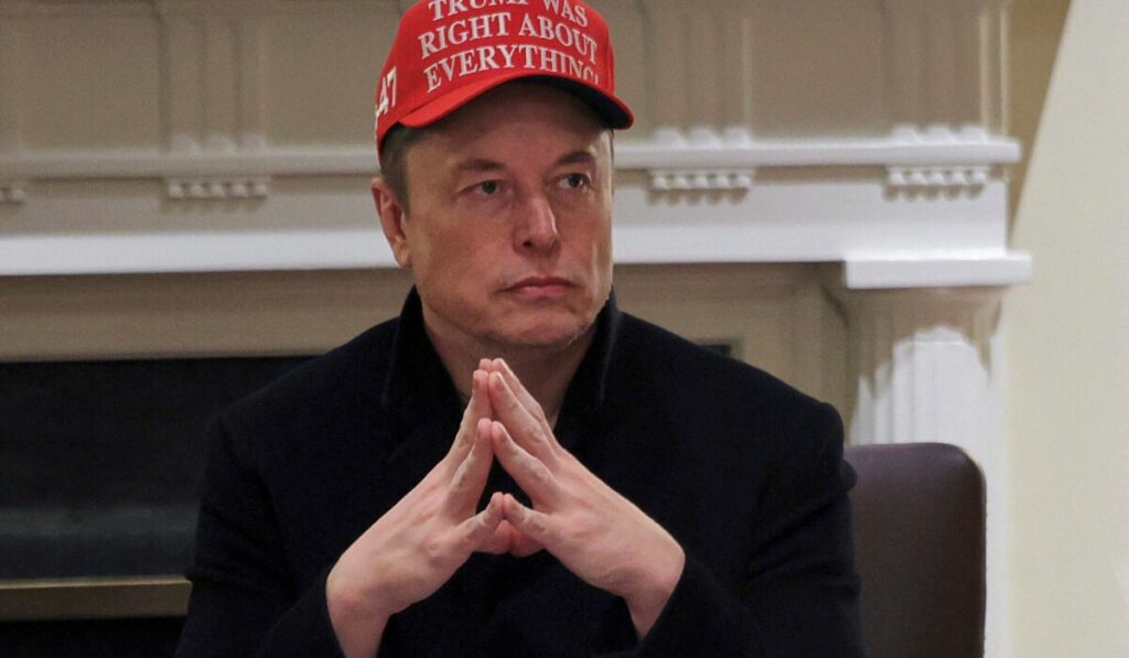 σάλος-με-τον-μασκ-που-έταξε-2-εκατομμύρι-2064290