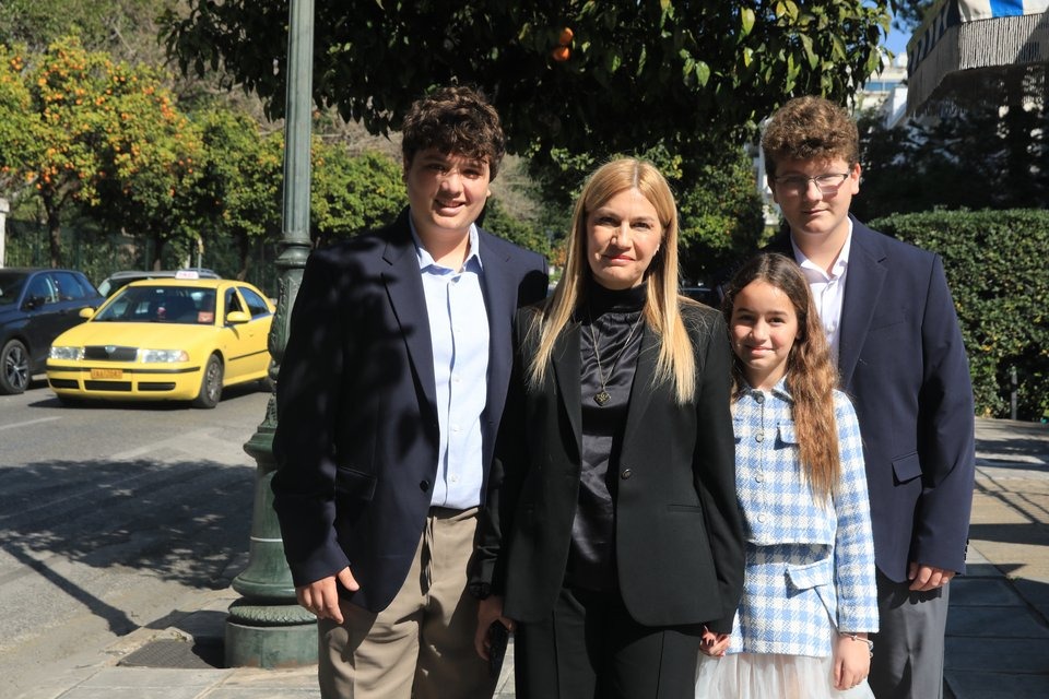 σέβη-βολουδάκη-πότε-έγινε-το-τηλεφώνη-2055072