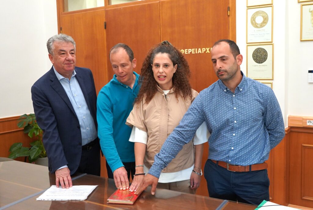 τρεις-νέοι-υπάλληλοι-ορκίστηκαν-στην-2076069