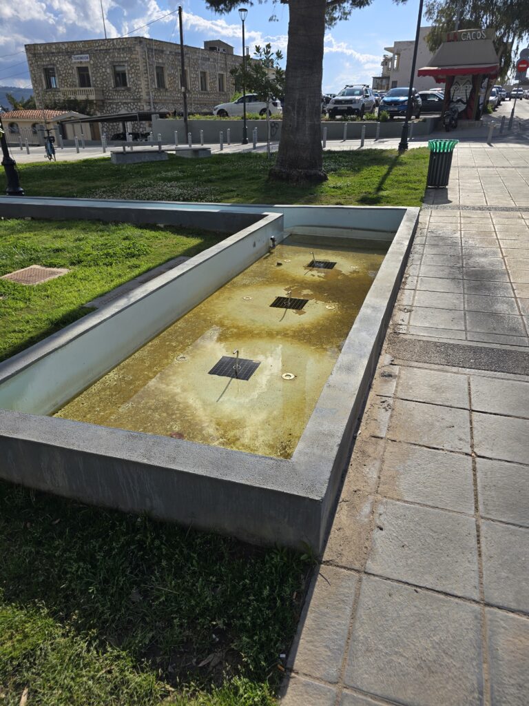 χανιά-σε-πλήρη-εγκατάλειψη-η-πλατεία-σ-2072219