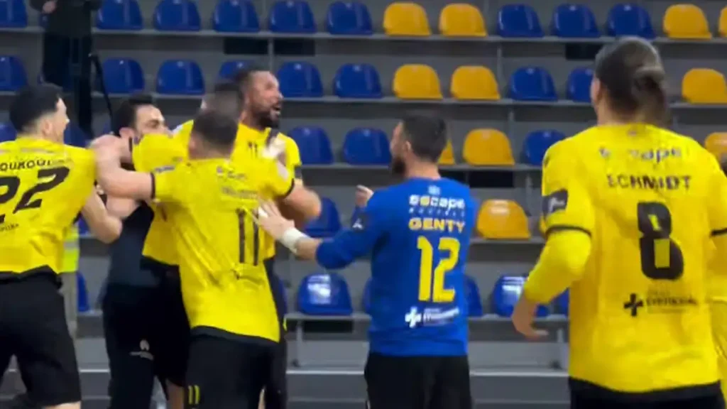 αεκ-η-χρυσή-απόκρουση-του-τέπερ-στα-π-2069739