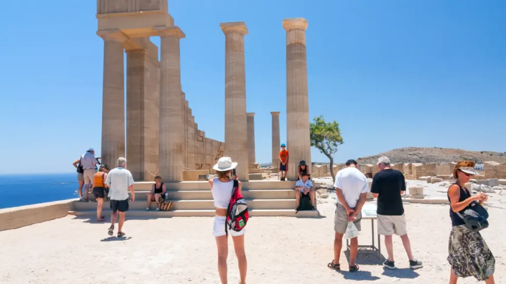 κοινωνικός-τουρισμός-2025-2026-ξεκινούν-οι-2083079