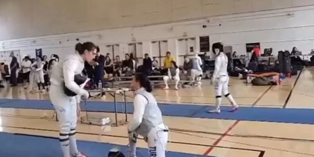 ηπα-ξιφομάχος-αποκλείστηκε-από-τουρν-2067485