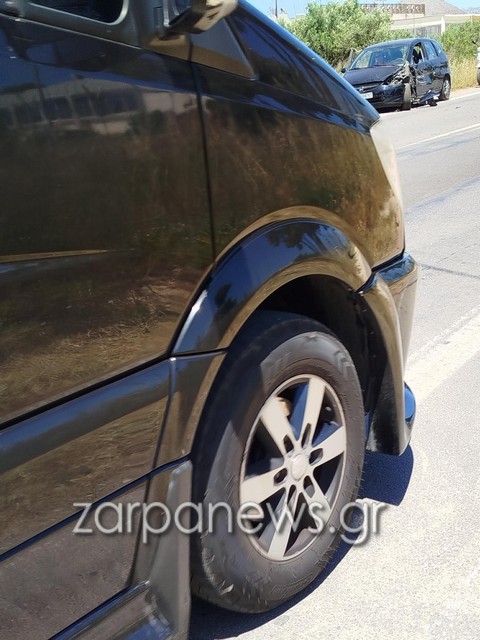 Κρήτη: Καραμπόλα με τρία αυτοκίνητα – Βαν και ΙΧ «δίπλωσαν» σε Fiat Panda! - Δείτε εικόνες
