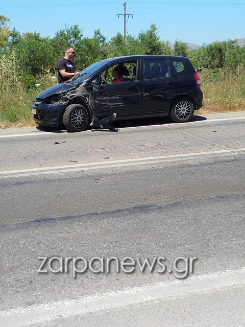 Κρήτη: Καραμπόλα με τρία αυτοκίνητα – Βαν και ΙΧ «δίπλωσαν» σε Fiat Panda! - Δείτε εικόνες