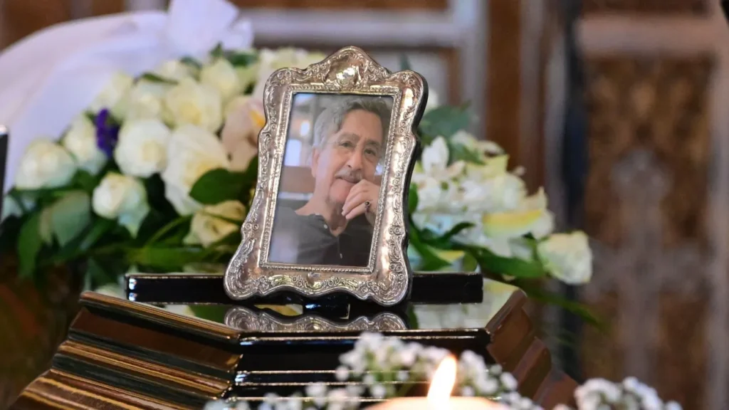 νίκος-γαλανός-πλήθος-κόσμου-στο-τελευ-2095844