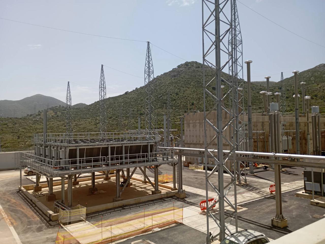Μετρά αντίστροφα η ηλεκτρική διασύνδεση Κρήτης–Αττικής – Ενεργοποιείται το μεγαλύτερο έργο μεταφοράς ενέργειας